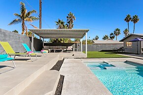 Palm Springs Life 3 Bedroom Home by RedAwning