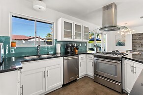 Palm Springs Life 3 Bedroom Home by RedAwning