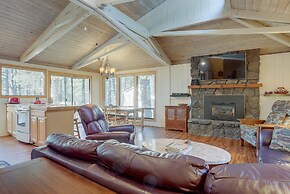 11 Pine Mt Family Home with Game Room, Hot Tub, and BBQ on the Deck by