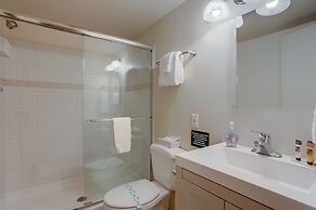 11 Pine Mt Family Home with Game Room, Hot Tub, and BBQ on the Deck by