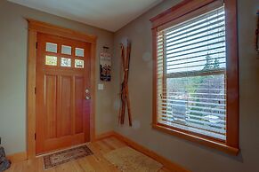 Wanderlust Elegant Townhome includes Rustic Stone Fireplace by RedAwni