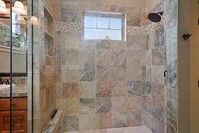 Spacious Five Peaks Home with Soaking Tub and BBQ by RedAwning