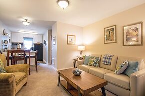 Comfortable 09 Lodge Condo Minutes Away from Downtown Hood River by Re