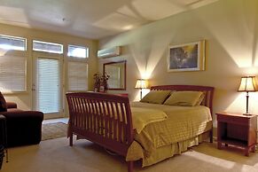 Widgi Creek #22 3 Bedroom Condo by RedAwning