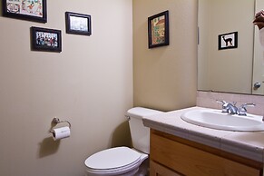 Widgi Creek #22 3 Bedroom Condo by RedAwning