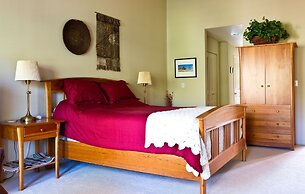 Widgi Creek #22 3 Bedroom Condo by RedAwning