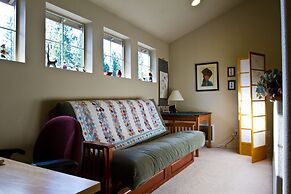 Widgi Creek #22 3 Bedroom Condo by RedAwning