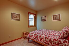 Three Rivers 3 Bedroom Home by RedAwning