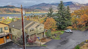 Three Rivers 3 Bedroom Home by RedAwning