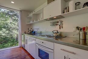 Neal Creek 2 Bedroom Home by RedAwning