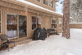 9 Hoodoo Home with XBOX 360 and Private Hot Tub by RedAwning