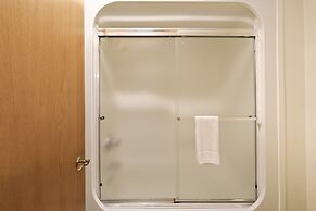 9 Hoodoo Home with XBOX 360 and Private Hot Tub by RedAwning