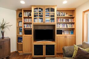 9 Hoodoo Home with XBOX 360 and Private Hot Tub by RedAwning