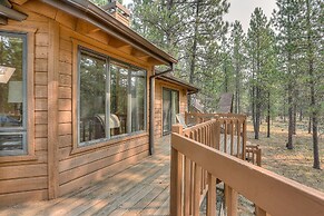 7 Cedar Private Cul-de-sac include Hot Tub with Forest View by RedAwni