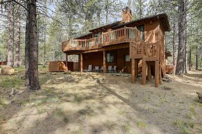 7 Cedar Private Cul-de-sac include Hot Tub with Forest View by RedAwni