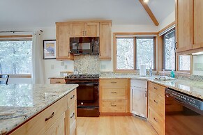 7 Cedar Private Cul-de-sac include Hot Tub with Forest View by RedAwni