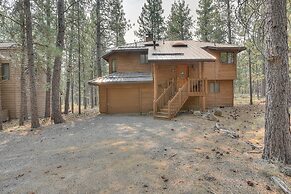 7 Cedar Private Cul-de-sac include Hot Tub with Forest View by RedAwni