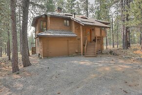 7 Cedar Private Cul-de-sac include Hot Tub with Forest View by RedAwni