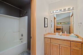 1 Colonial Private Family Vacation Home Features Bikes to Explore Sunr