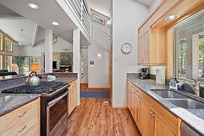 1 Colonial Private Family Vacation Home Features Bikes to Explore Sunr