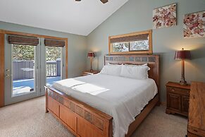 2 Sarazen Home with Hot Tub and BBQ on the Deck, Close to Woodlands Go