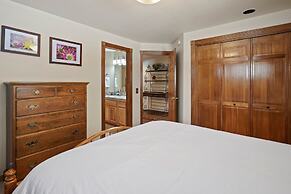 2 Sarazen Home with Hot Tub and BBQ on the Deck, Close to Woodlands Go