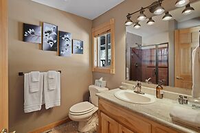 2 Sarazen Home with Hot Tub and BBQ on the Deck, Close to Woodlands Go