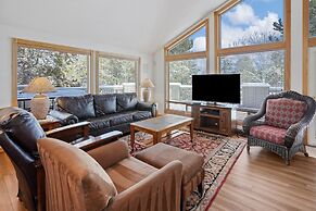 2 Sarazen Home with Hot Tub and BBQ on the Deck, Close to Woodlands Go