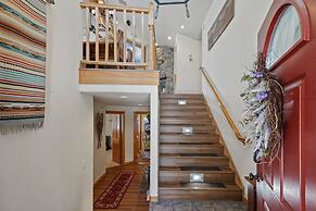 2 Sarazen Home with Hot Tub and BBQ on the Deck, Close to Woodlands Go