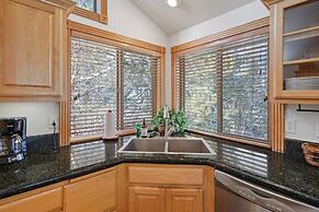 2 Sarazen Home with Hot Tub and BBQ on the Deck, Close to Woodlands Go