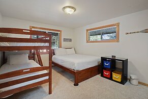 2 Sarazen Home with Hot Tub and BBQ on the Deck, Close to Woodlands Go