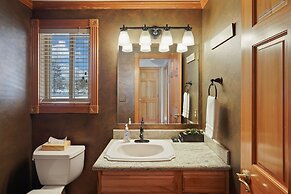 2 Sarazen Home with Hot Tub and BBQ on the Deck, Close to Woodlands Go