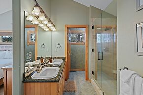 2 Sarazen Home with Hot Tub and BBQ on the Deck, Close to Woodlands Go