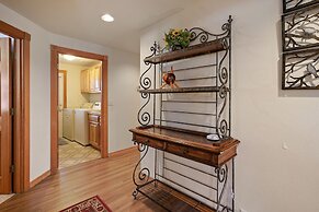 2 Sarazen Home with Hot Tub and BBQ on the Deck, Close to Woodlands Go