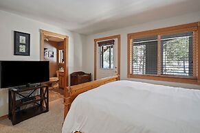 2 Sarazen Home with Hot Tub and BBQ on the Deck, Close to Woodlands Go