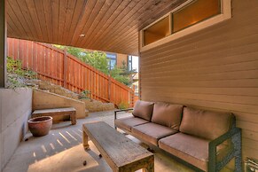 Casa Del Stoke 3 Bedroom Home by RedAwning