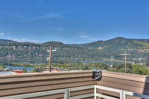 Casa Del Stoke 3 Bedroom Home by RedAwning