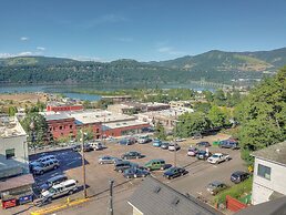 Casa Del Stoke 3 Bedroom Home by RedAwning