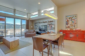 Casa Del Stoke 3 Bedroom Home by RedAwning