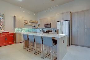 Casa Del Stoke 3 Bedroom Home by RedAwning