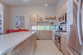 Casa Del Stoke 3 Bedroom Home by RedAwning