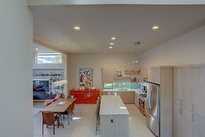 Casa Del Stoke 3 Bedroom Home by RedAwning