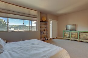 Casa Del Stoke 3 Bedroom Home by RedAwning