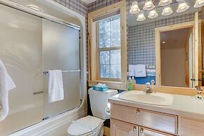 3 Mt Baker Peaceful Lodge Style Home With Private Hot Tub and BBQ on t