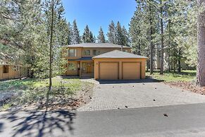 3 Mt Baker Peaceful Lodge Style Home With Private Hot Tub and BBQ on t