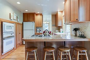 3 Mt Baker Peaceful Lodge Style Home With Private Hot Tub and BBQ on t