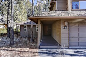 Newly Remodeled 27 Gannet Home features Kayaks, Bikes, and Hot Tub by 