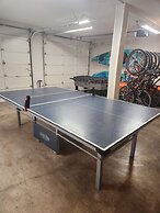 Newly Remodeled 27 Gannet Home features Kayaks, Bikes, and Hot Tub by 