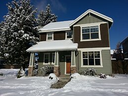 Aspen Ridge 3 Bedroom Home by RedAwning