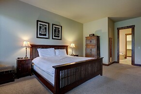 Points West 4 Bedroom Townhouse by RedAwning